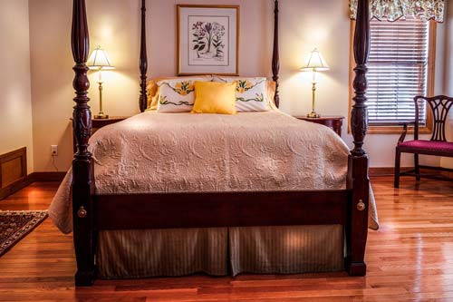 Temple Inn Medium Room